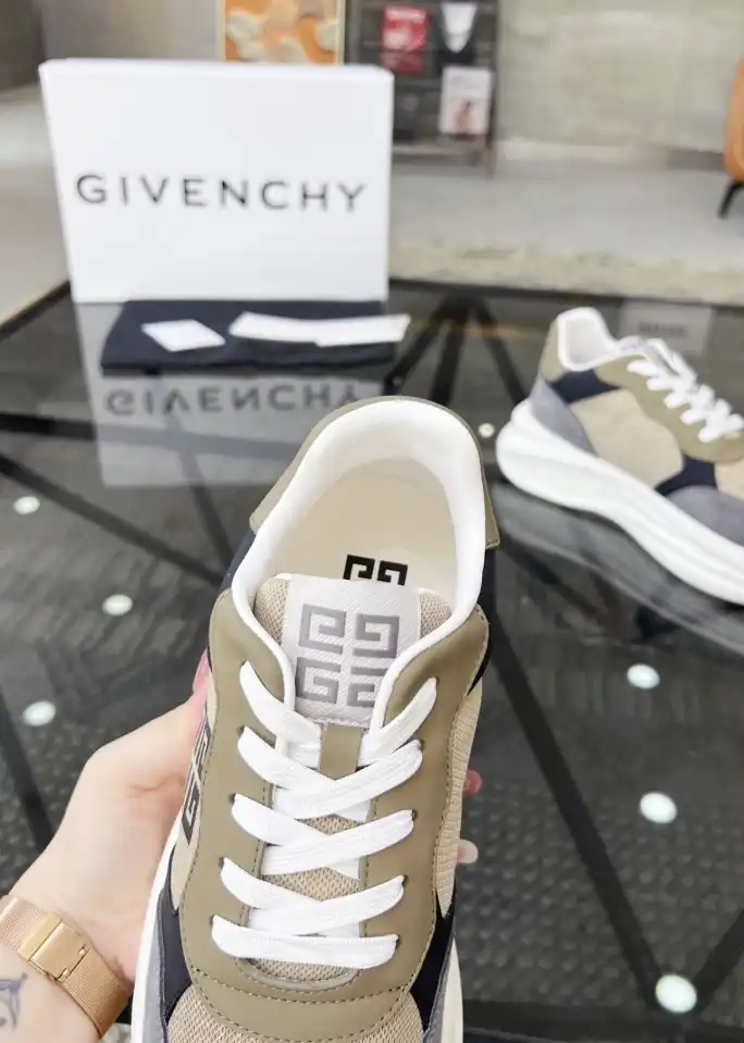 hype Givenchy Sneakers