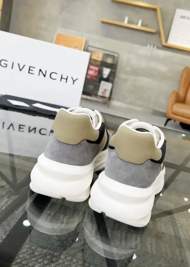 hype Givenchy Sneakers