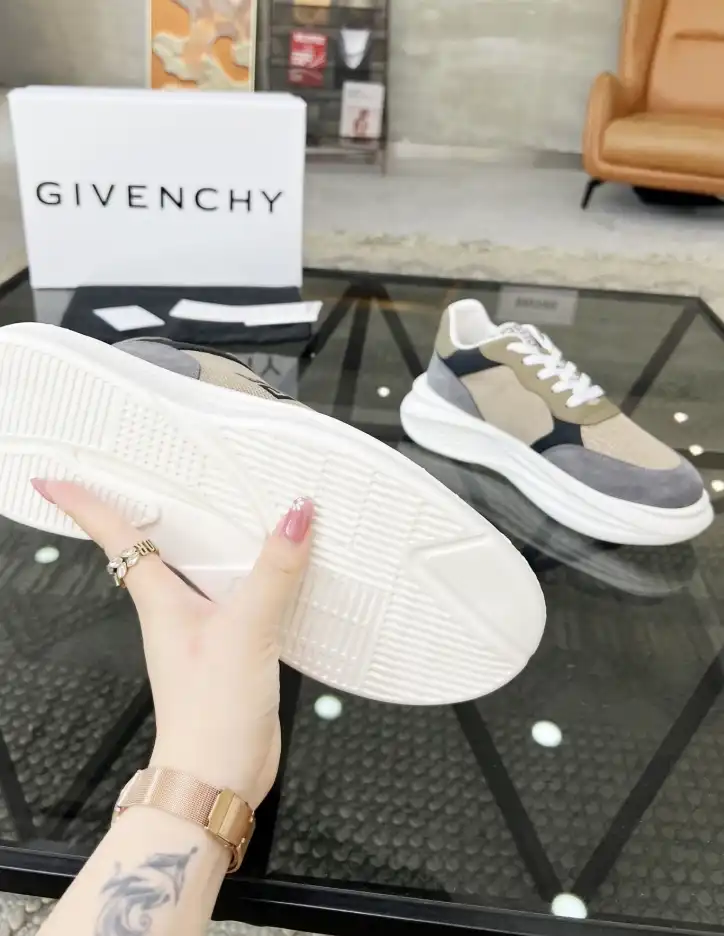 hype Givenchy Sneakers