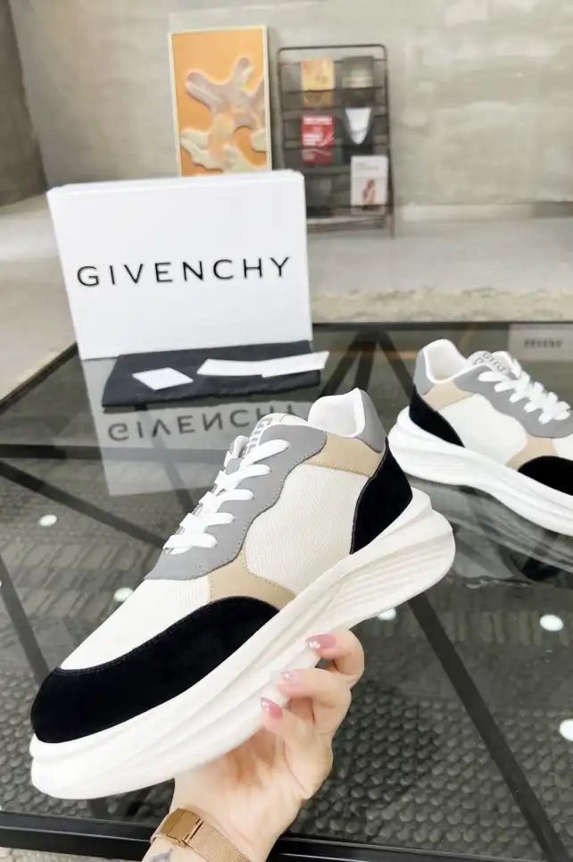 hype Givenchy Sneakers