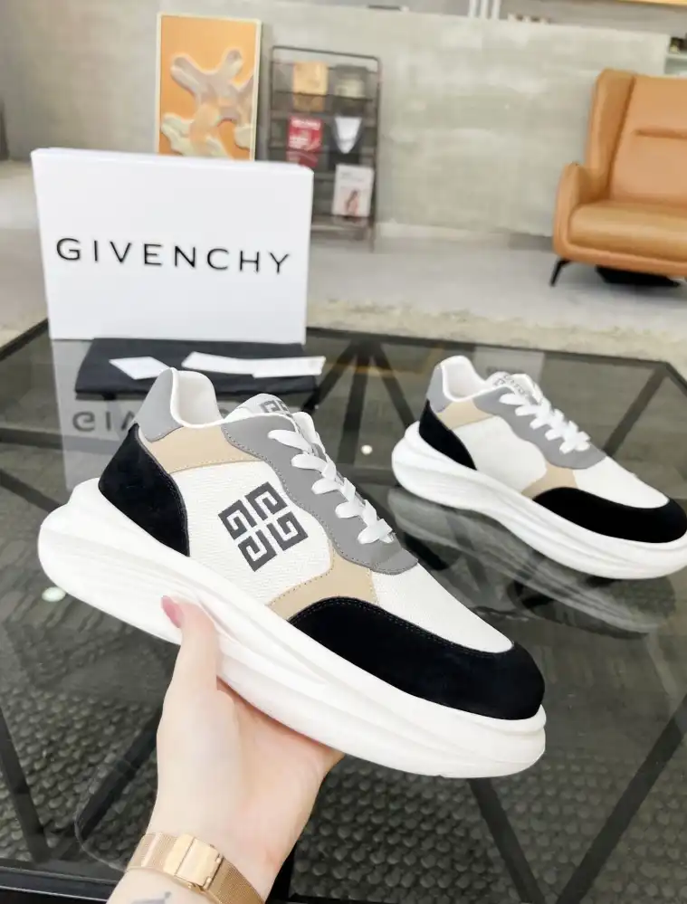 hype Givenchy Sneakers