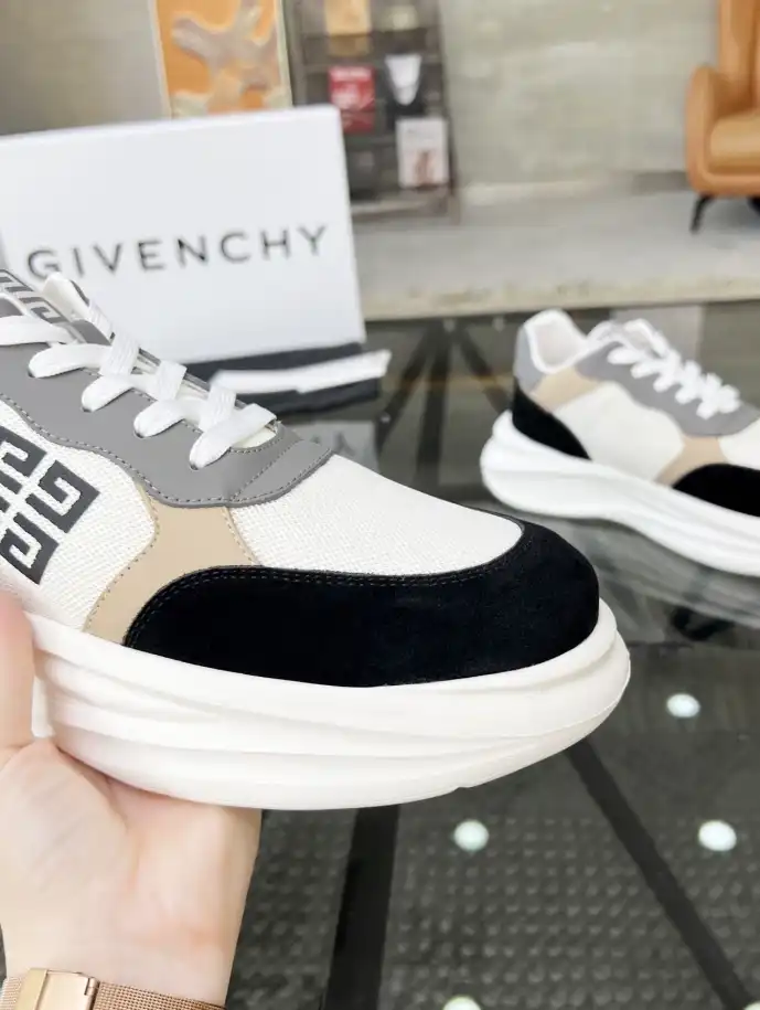 hype Givenchy Sneakers