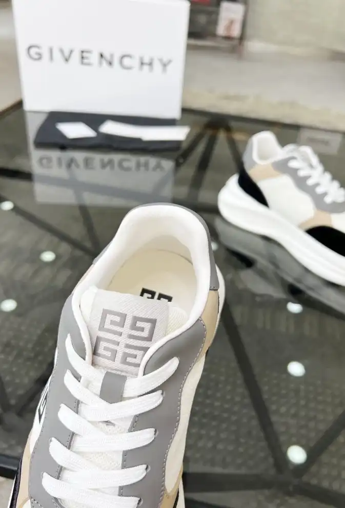 hype Givenchy Sneakers