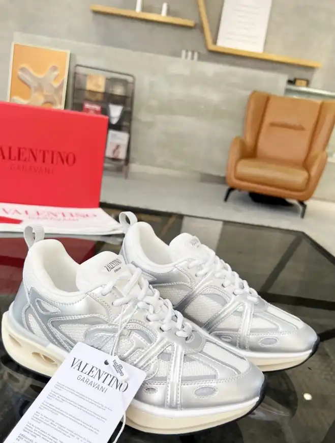 hype Valentino Sneakers