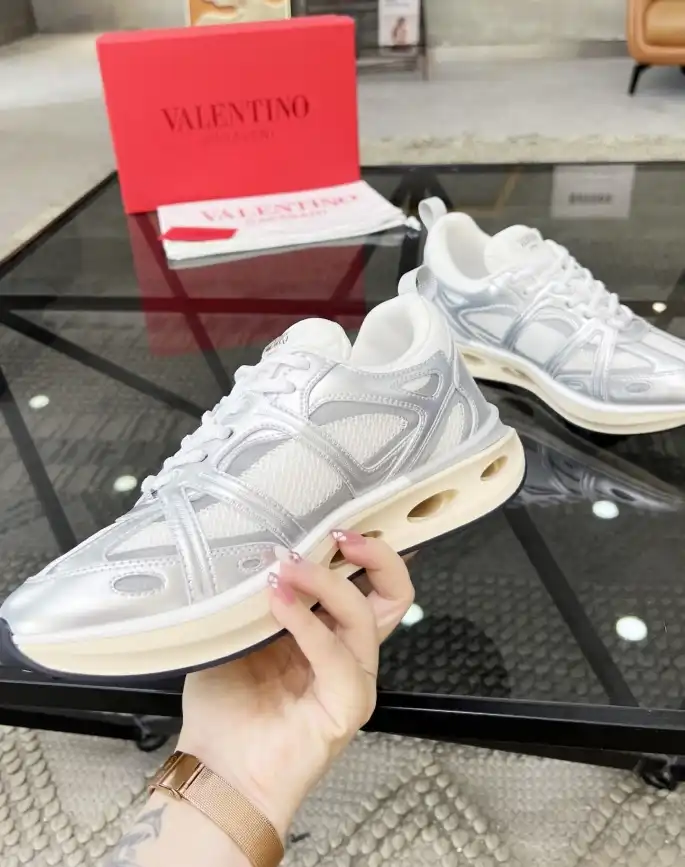 hype Valentino Sneakers