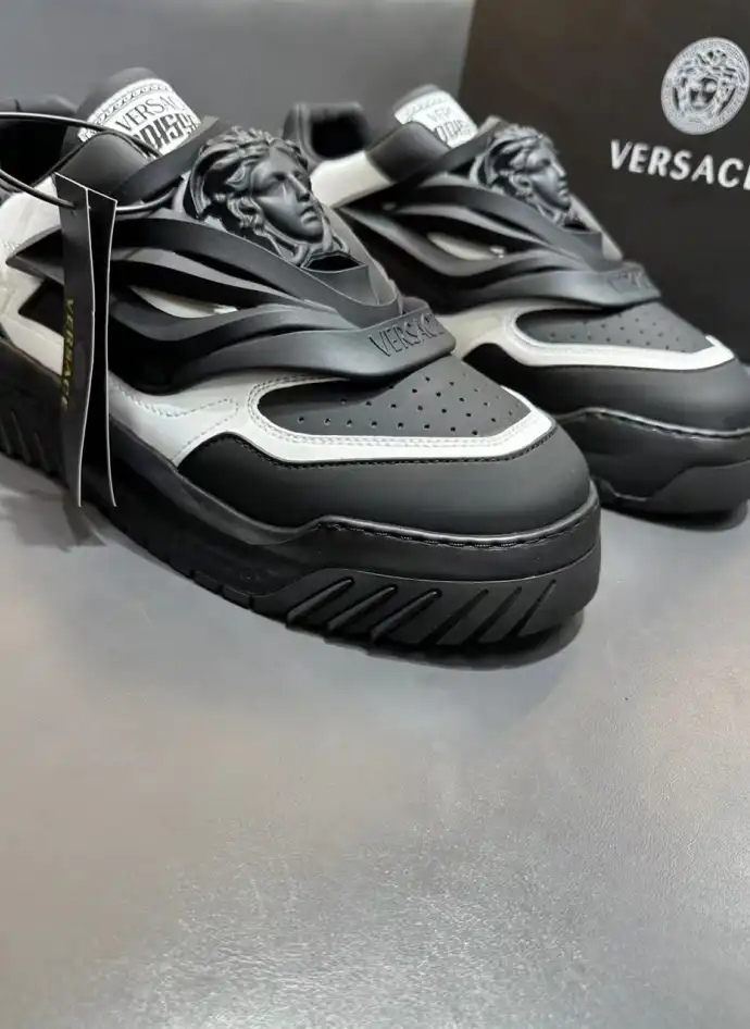 hype Givenchy Sneakers