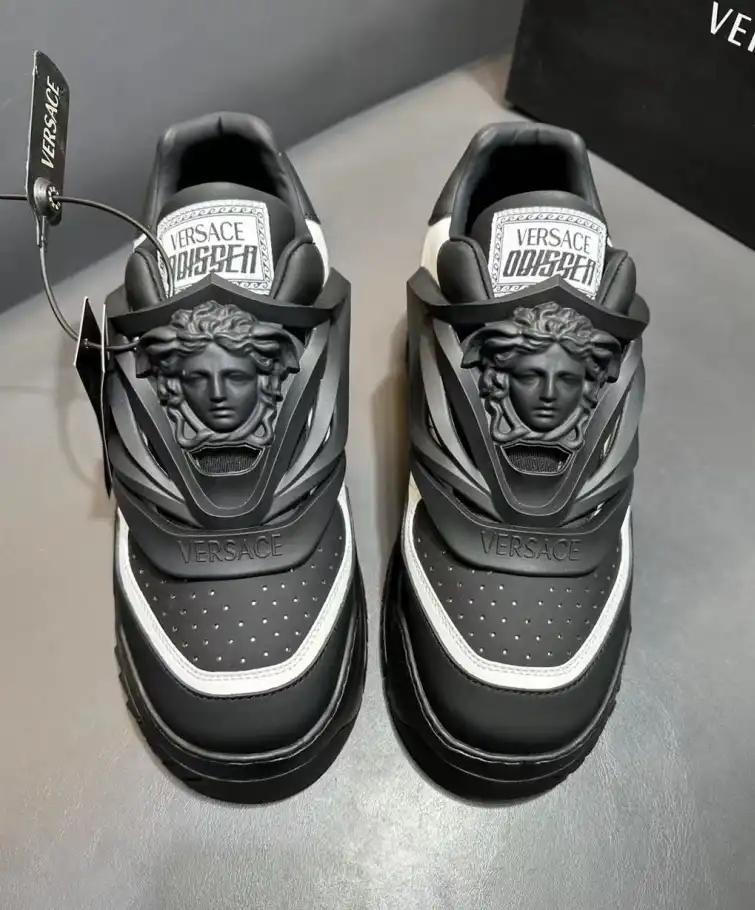 hype Givenchy Sneakers