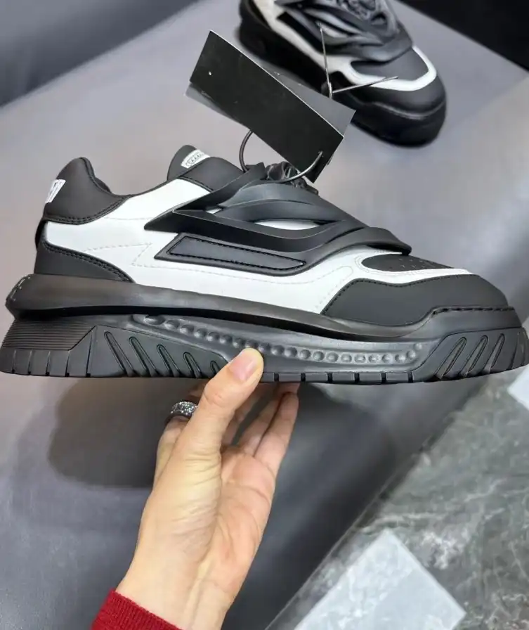 hype Givenchy Sneakers