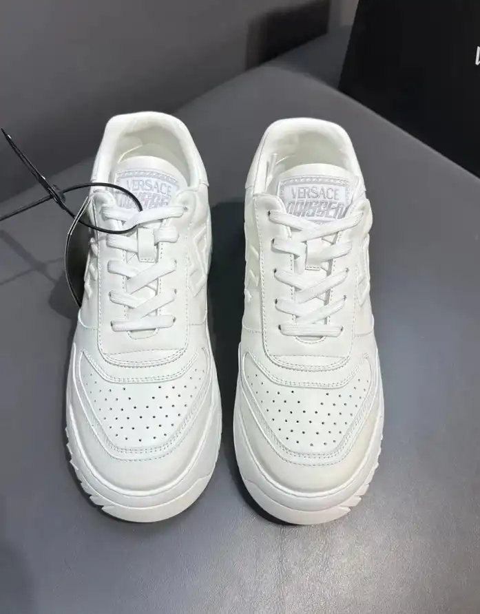 hype Givenchy Sneakers