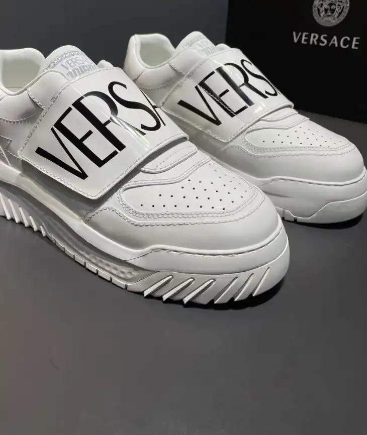 hype Givenchy Sneakers