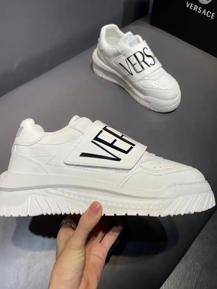 hype Givenchy Sneakers