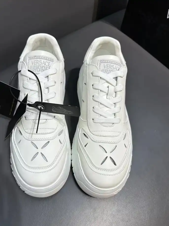 hype Givenchy Sneakers