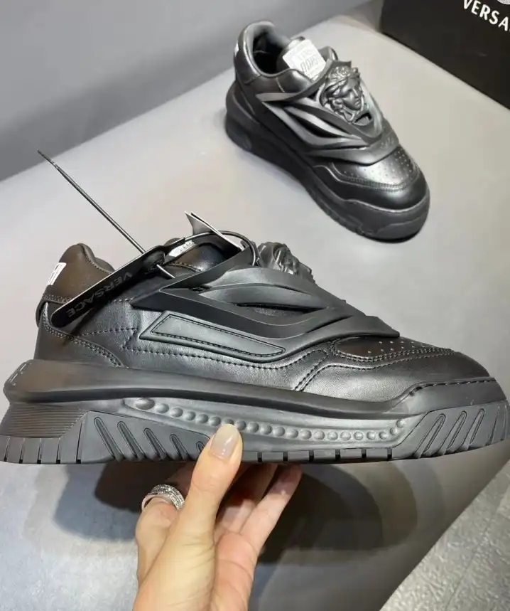 hype Givenchy Sneakers