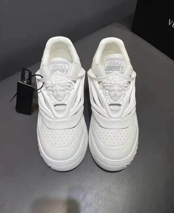 hype Givenchy Sneakers