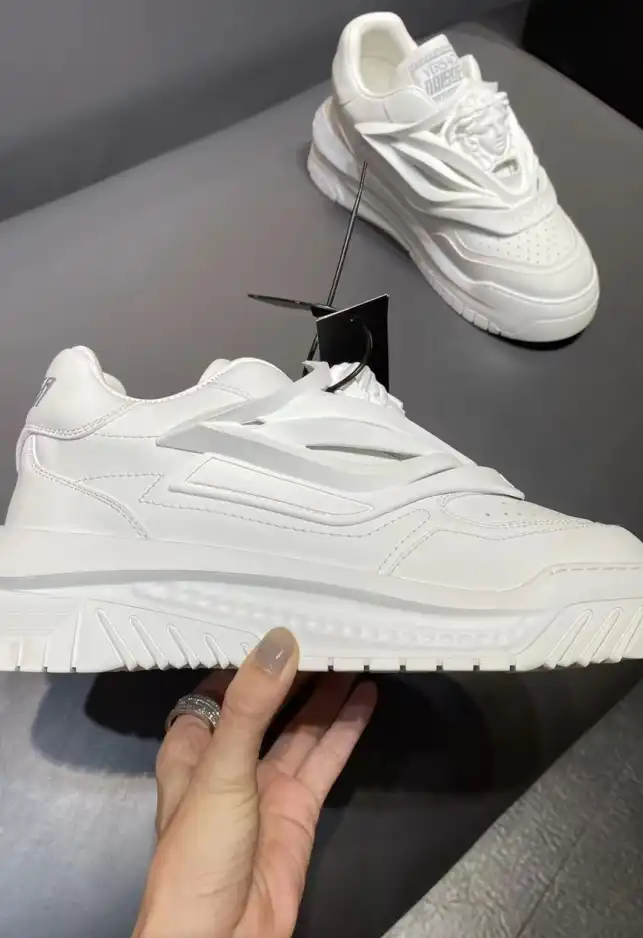 hype Givenchy Sneakers