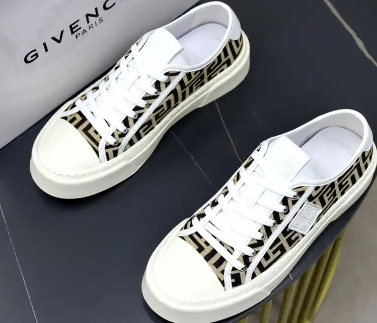 hype Givenchy Sneakers