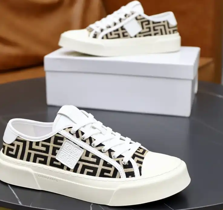 hype Givenchy Sneakers