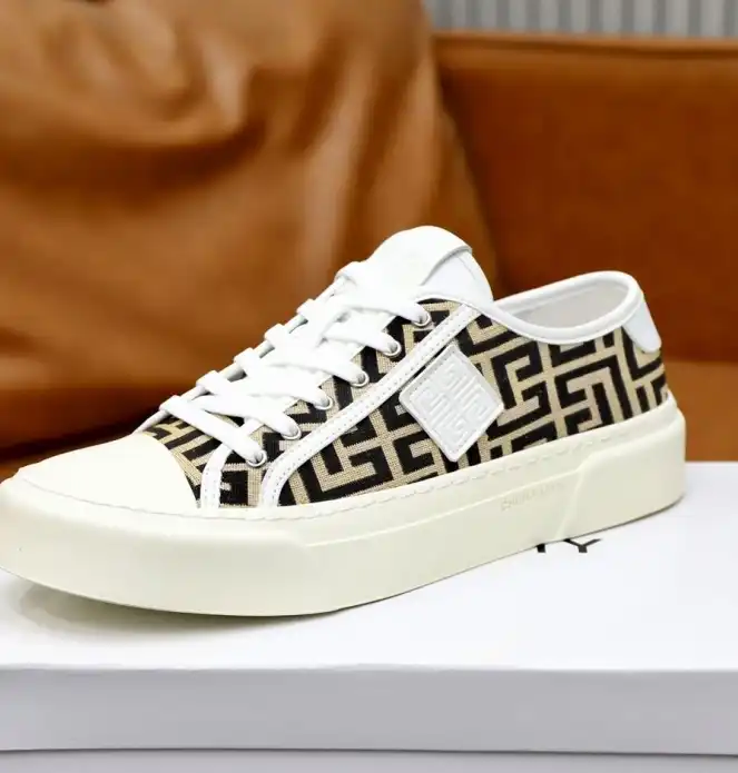 hype Givenchy Sneakers