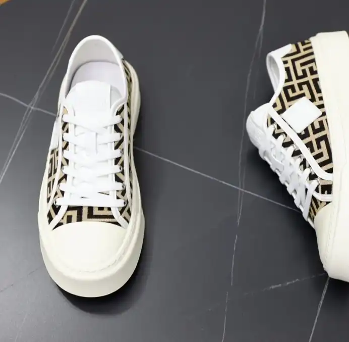 hype Givenchy Sneakers