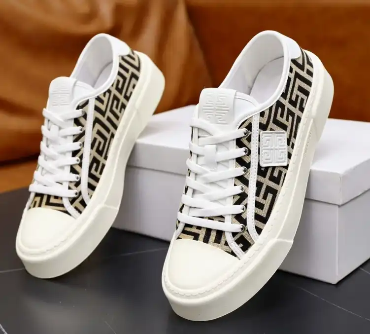 hype Givenchy Sneakers