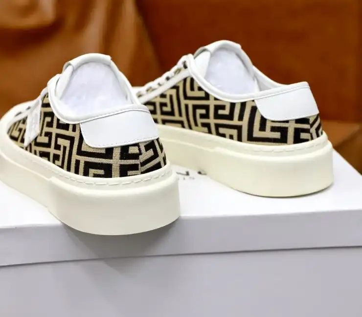 hype Givenchy Sneakers