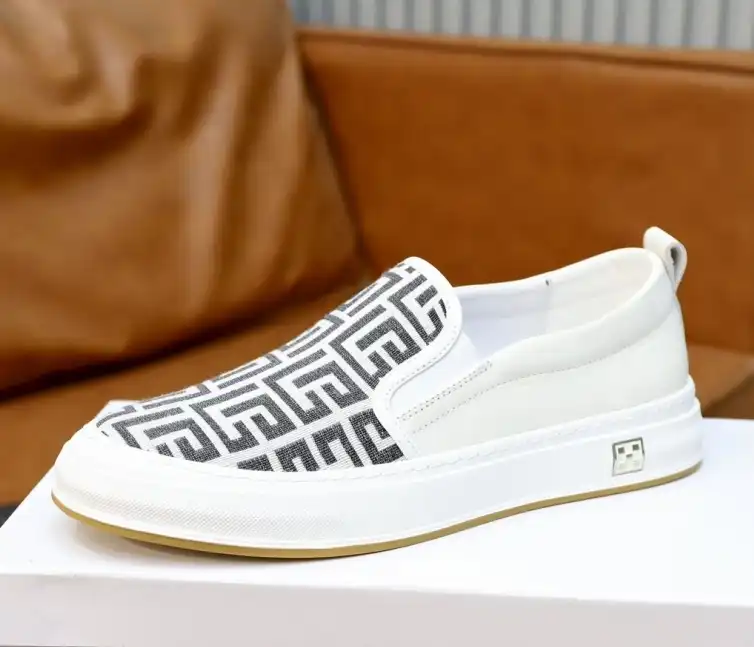 hype Givenchy Sneakers