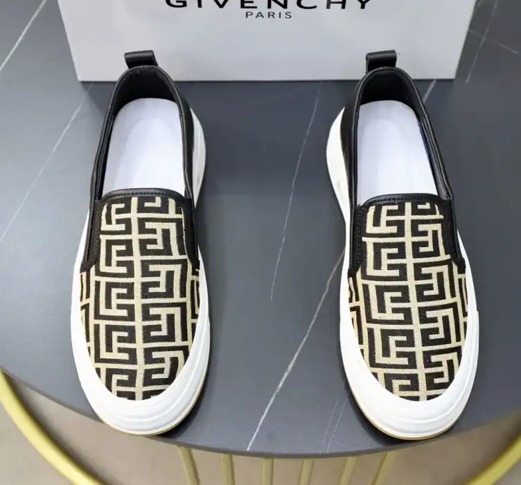 hype Givenchy Sneakers