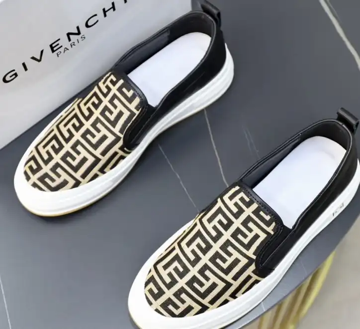 hype Givenchy Sneakers