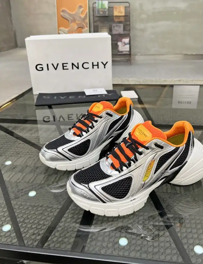 hype Givenchy Sneakers