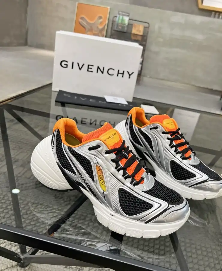 hype Givenchy Sneakers