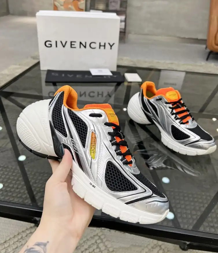 hype Givenchy Sneakers