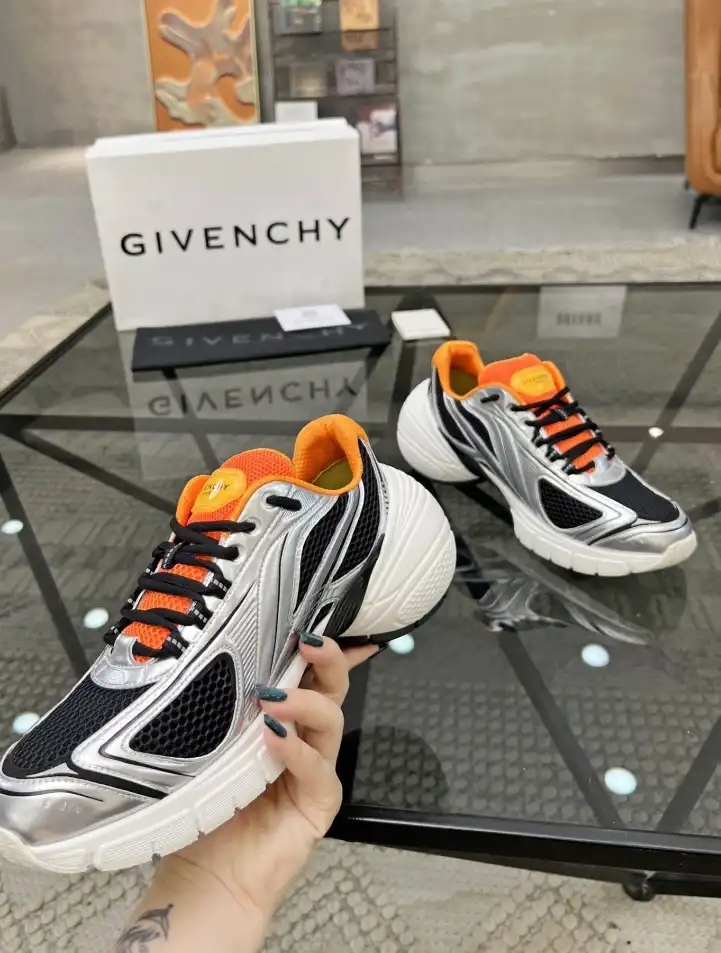 hype Givenchy Sneakers