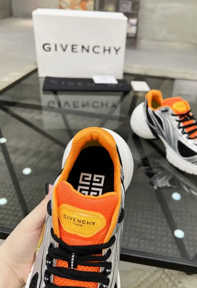 hype Givenchy Sneakers