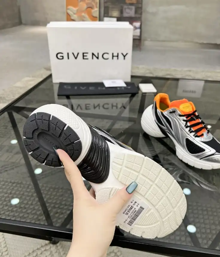 hype Givenchy Sneakers