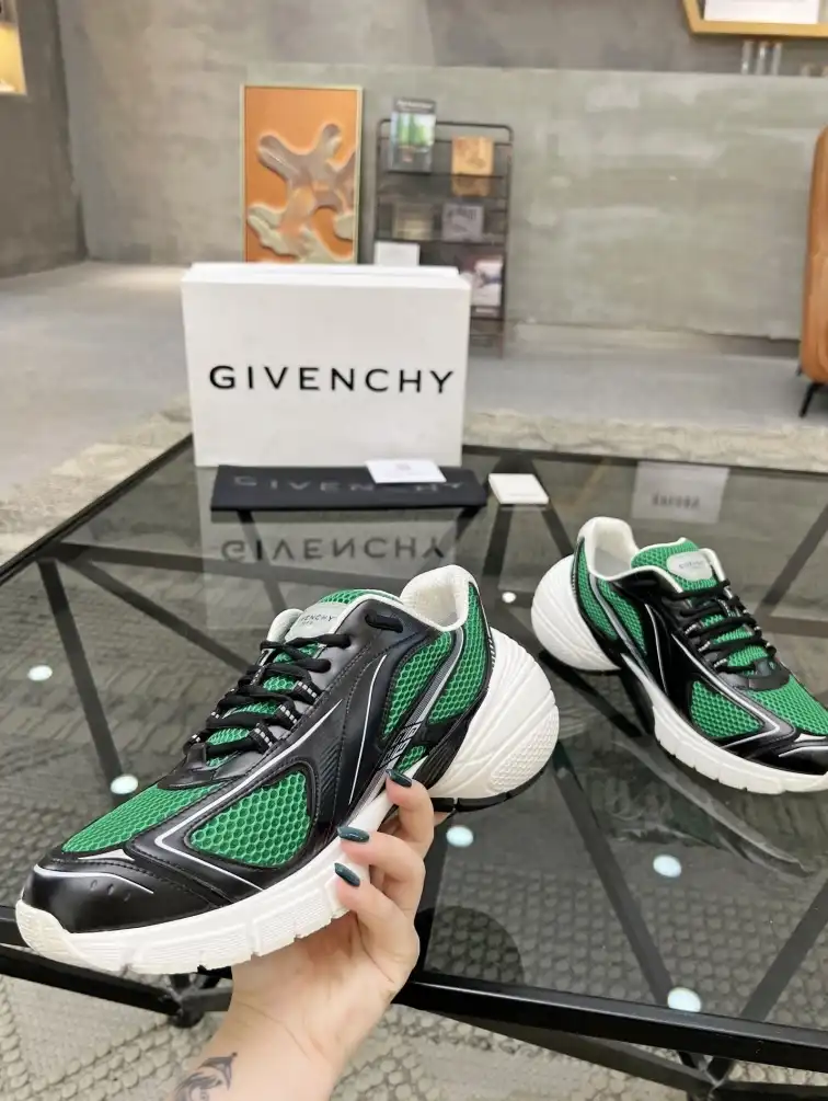 hype Givenchy Sneakers