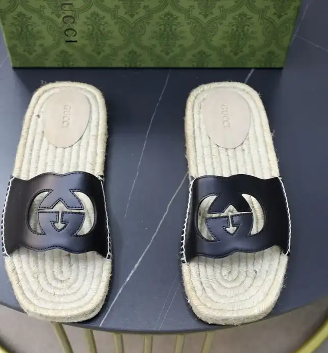 hype Gucci Slippers