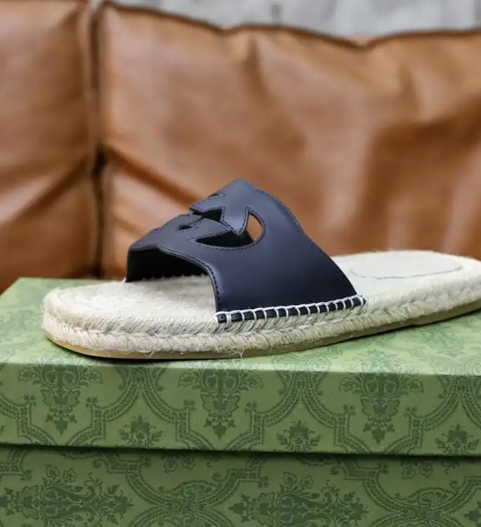 hype Gucci Slippers