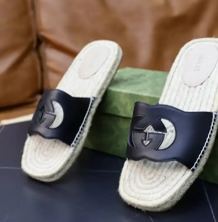 hype Gucci Slippers