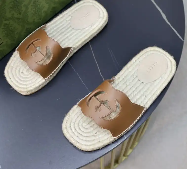 hype Gucci Slippers