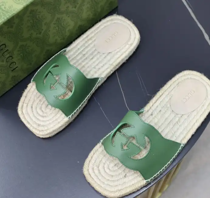 hype Gucci Slippers