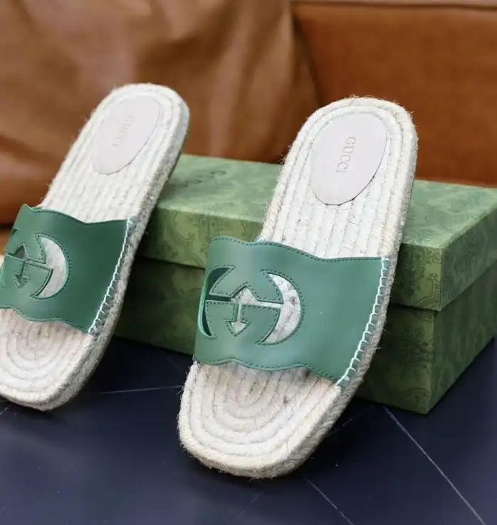 hype Gucci Slippers