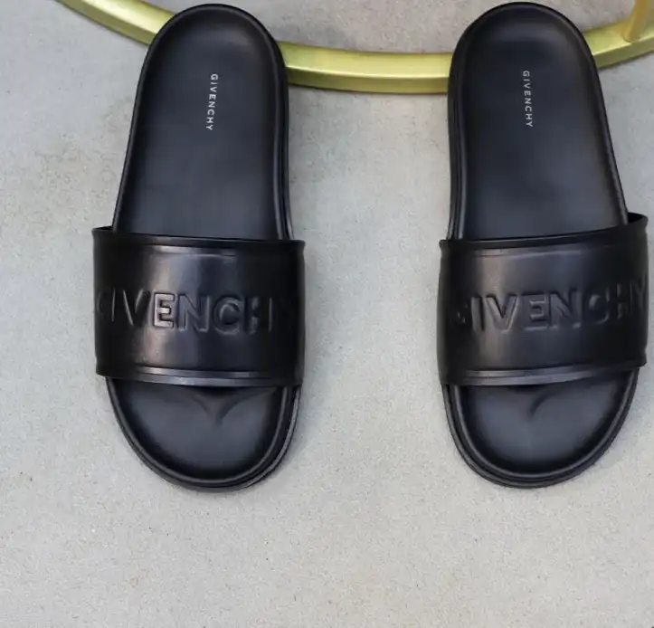 hype Givenchy Slippers