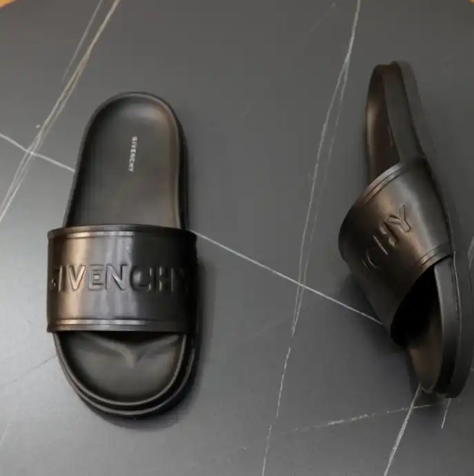 hype Givenchy Slippers