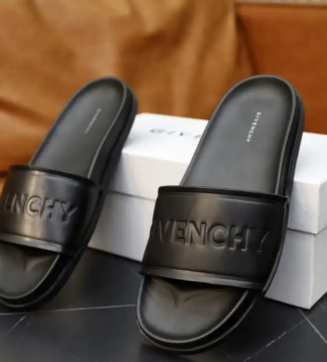 hype Givenchy Slippers