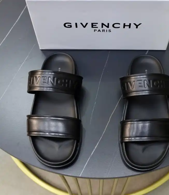 hype Givenchy Slippers