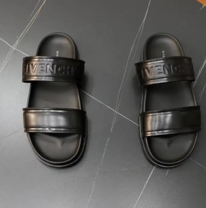 hype Givenchy Slippers