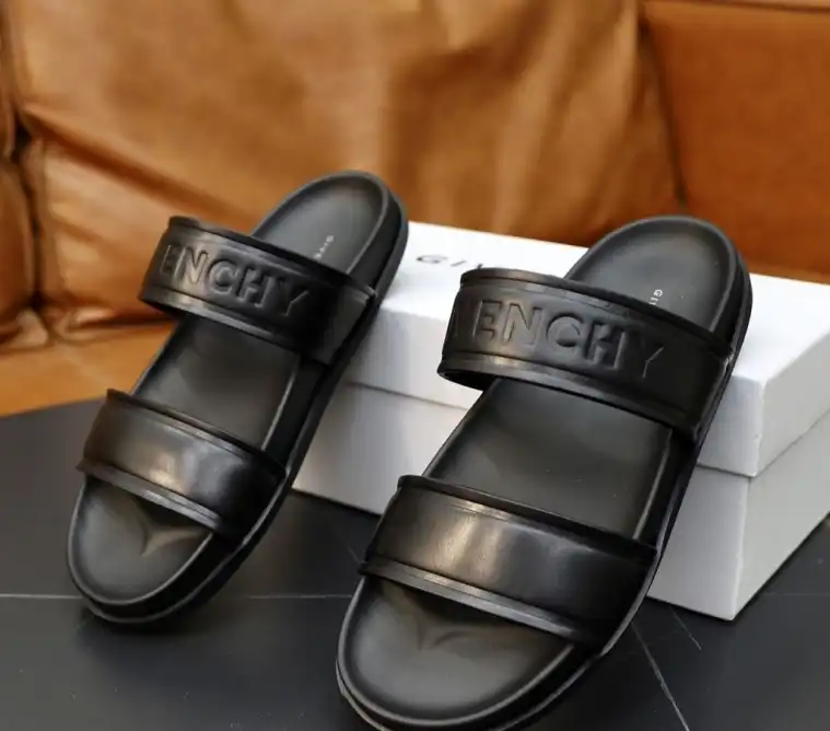 hype Givenchy Slippers