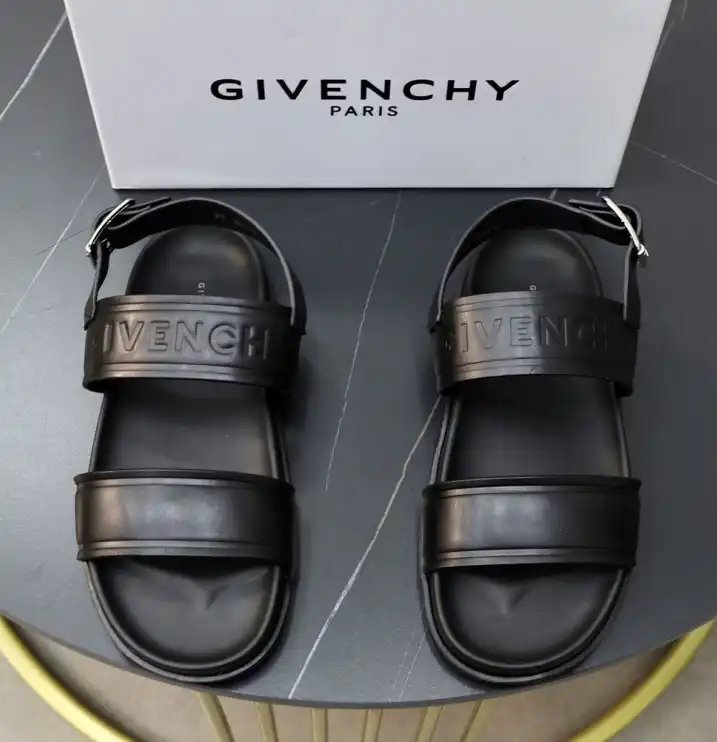 hype Givenchy Slippers