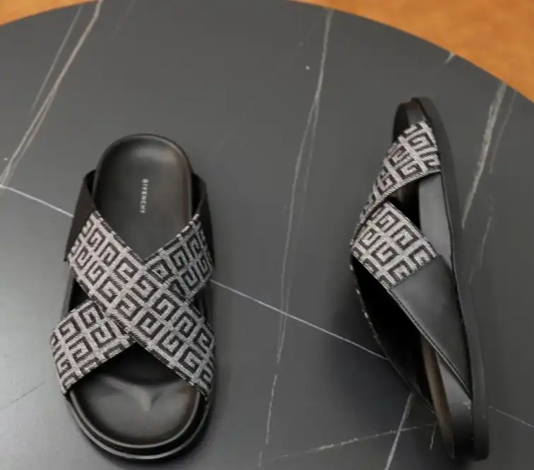 hype Givenchy Slippers