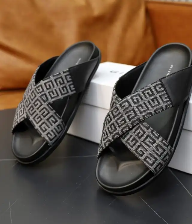 hype Givenchy Slippers